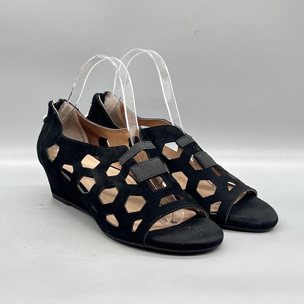 Bettye Muller Concept Sandals Womens 8.5 Black Suede Cutout Wedge Shoes - Picture 2 of 11